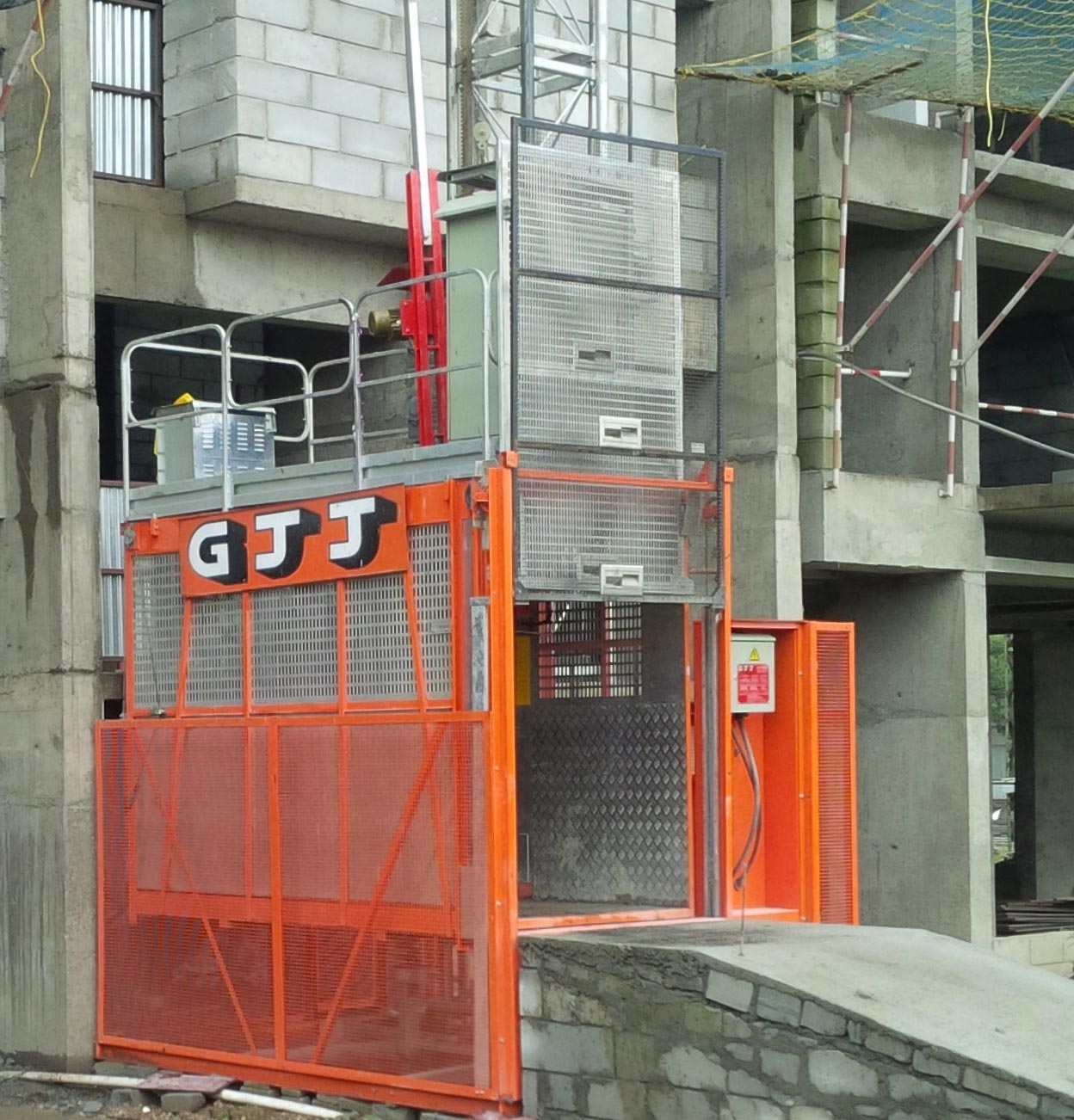 EEE- the sole distributor of GJJ passenger hoist in India